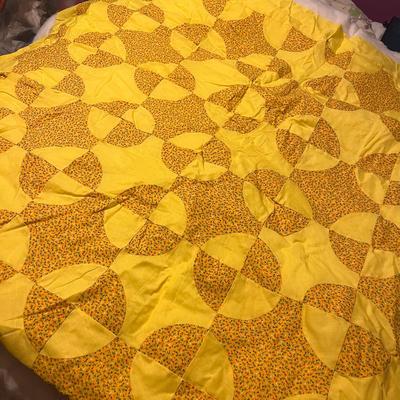 Awesome yellow quilt top