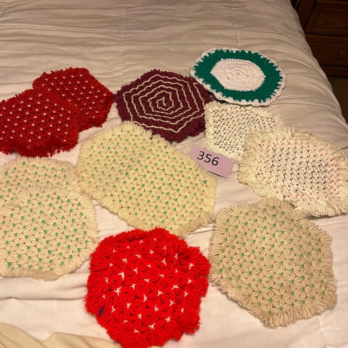 Lot of yarn hotpads
