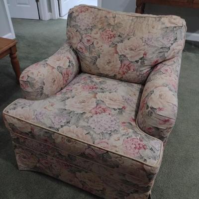 Ethan Allen Traditional Floral Pattern Upholstered Chair Choice A