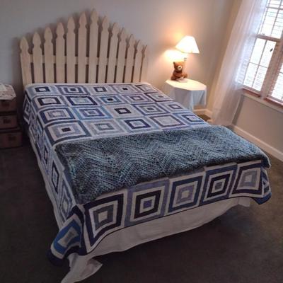 Wood Fence Pickett Design Queen Sized Bed Frame and Mattress Set