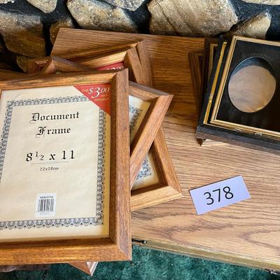 Tub of decor & Picture Frames