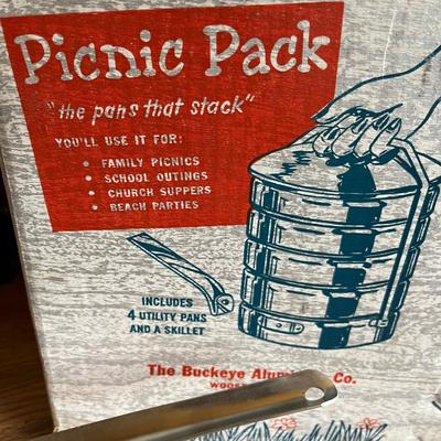 Tin Picnic Pack NIB