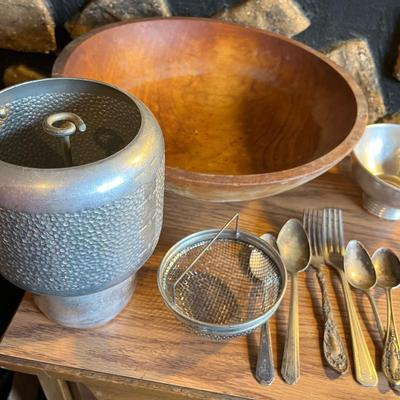 Lot of vintage kitchen tin ware