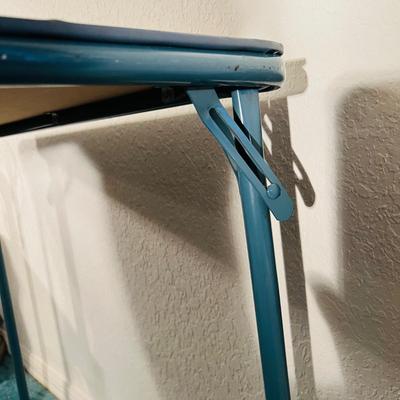 Folding Table and Chairs (GR-JM)