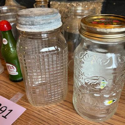 Lot of vintage jars