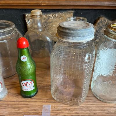 Lot of vintage jars