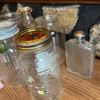 Lot of vintage jars