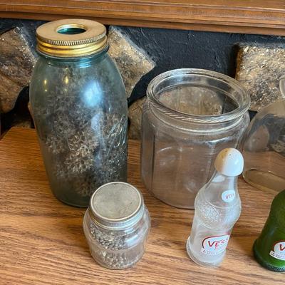 Lot of vintage jars