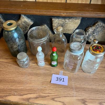 Lot of vintage jars