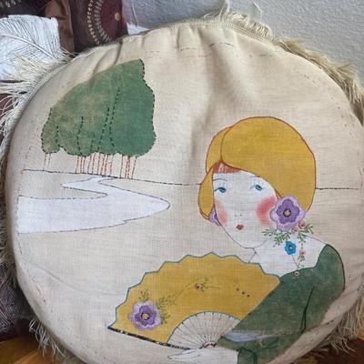 Lot of Decorative pillows