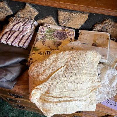 Lot of linens