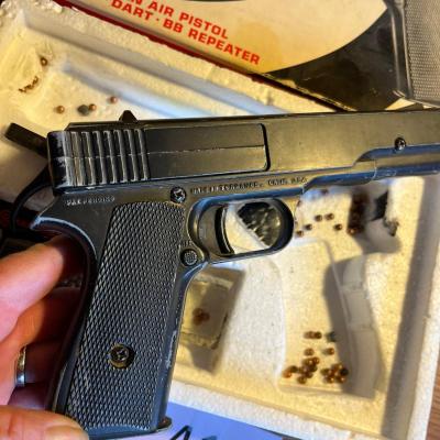 Air Pistol Pellet / BB handgun
