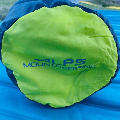 Therms Rest and Alps Mountaineering Camping Matâ€™s (BR2-NM)