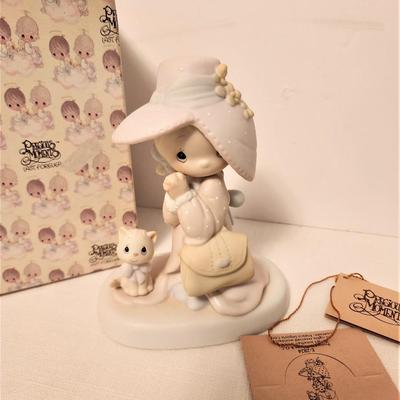 Lot #174  Precious Moments Figurine "To a Very Special Mom" - box/tags