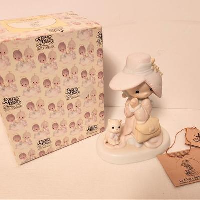 Lot #174  Precious Moments Figurine "To a Very Special Mom" - box/tags