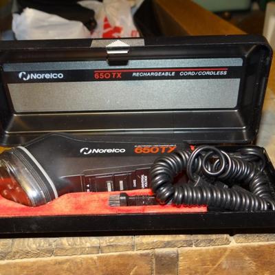 NORELCO 650 TX ELECTRIC SHAVER