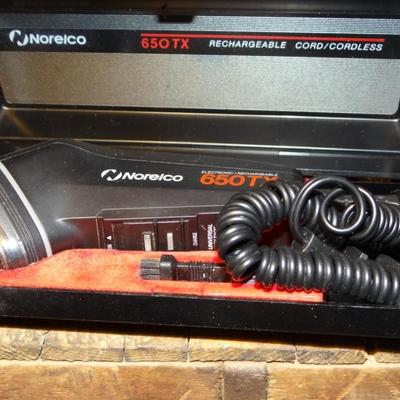 NORELCO 650 TX ELECTRIC SHAVER