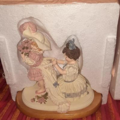 BOGART FIGURINE PLAYING BRIDESMAID