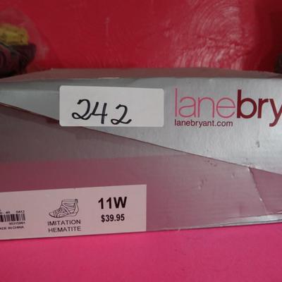 LANE BRYAN WOMANS SILVER SANDAL SIZE 11W