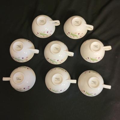 Eight Piece Set of Belaire Syracuse China Cups and Saucers (DR-CE)