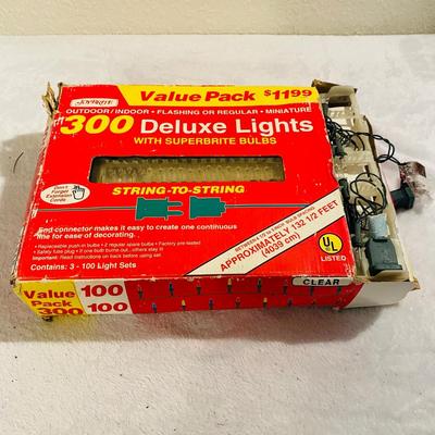 Christmas Tree, Lights, and Vintage Ornaments (GR-SL)