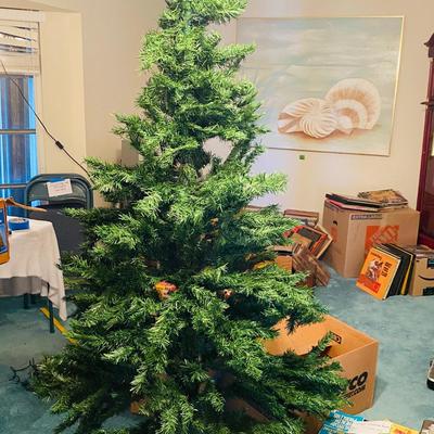 Christmas Tree, Lights, and Vintage Ornaments (GR-SL)