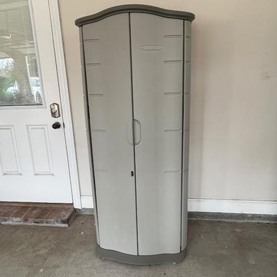 RUBBERMAID ~ Vertical Storage Shed ~ *Read Details