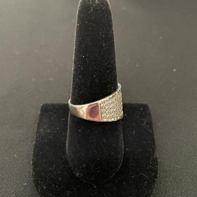 UNIQUE STERLING SILVER WIDE BAND W/CUBIC ZIRCONIA