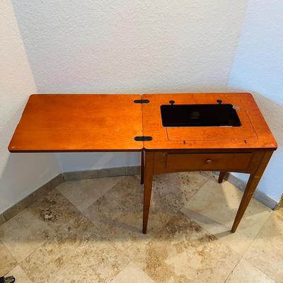 Small Sewing Table  (LR-JM)