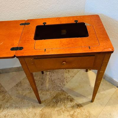 Small Sewing Table  (LR-JM)