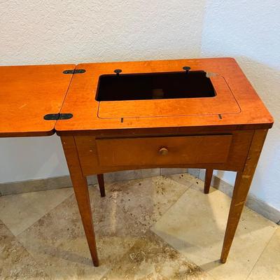 Small Sewing Table  (LR-JM)