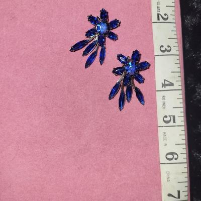 Vintage Judy Lee Blue Borealis Flower Clip On Earrings