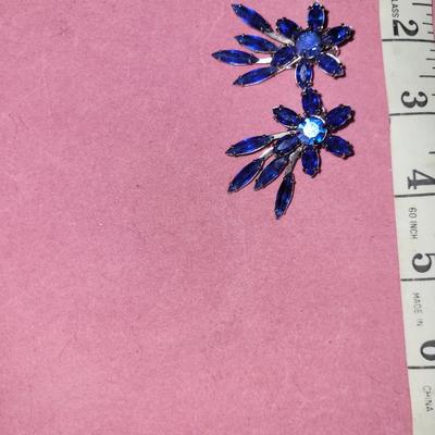 Vintage Judy Lee Blue Borealis Flower Clip On Earrings