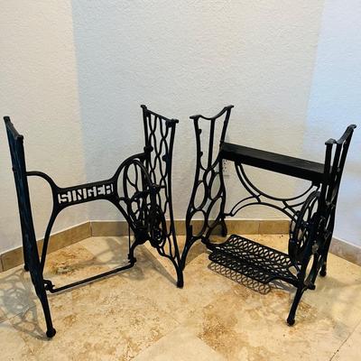 Metal Singer Sewing Bases. (GR-JM)
