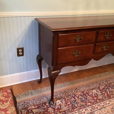 515 Vintage Hickory Chair Co Queen Anne Style Mahogany Sideboard
