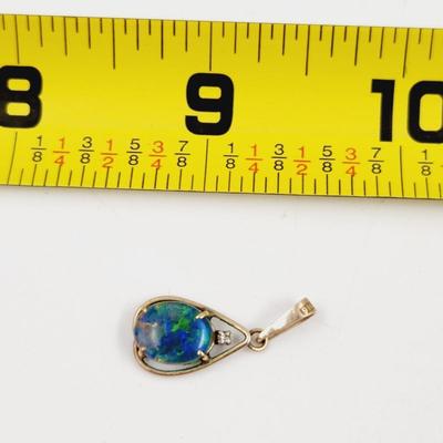9K GOLD AUSTRALIAN GREEN OPAL PENDANT