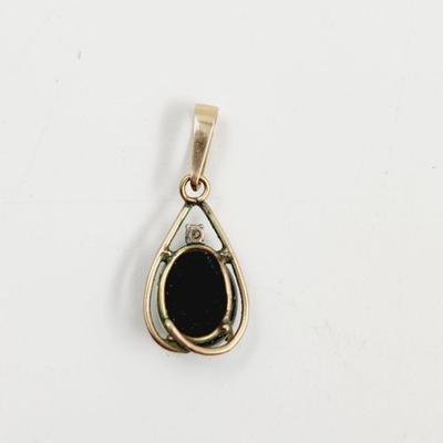 9K GOLD AUSTRALIAN GREEN OPAL PENDANT