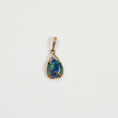 9K GOLD AUSTRALIAN GREEN OPAL PENDANT