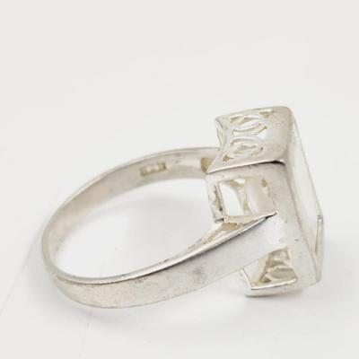 BEAUTIFUL. 925 SILVER W/ CZ RING SIZE 7.75