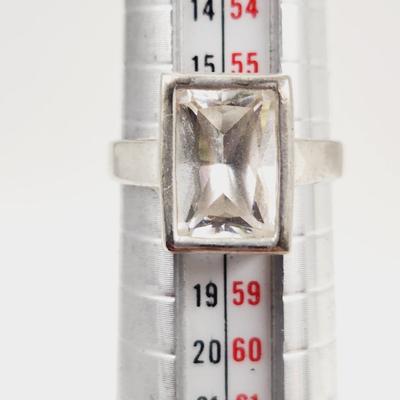 BEAUTIFUL. 925 SILVER W/ CZ RING SIZE 7.75