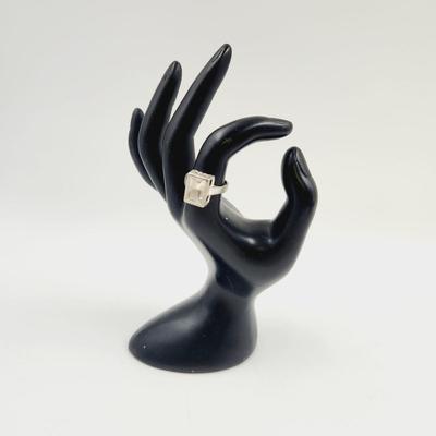 BEAUTIFUL. 925 SILVER W/ CZ RING SIZE 7.75