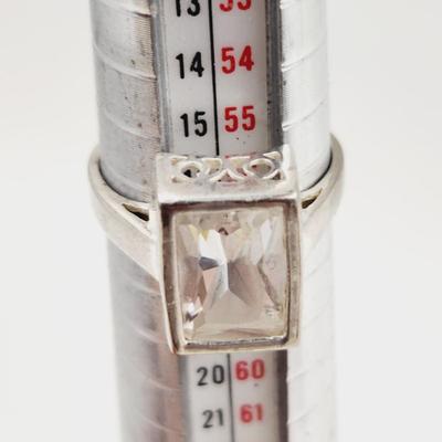 BEAUTIFUL. 925 SILVER W/ CZ RING SIZE 7.75