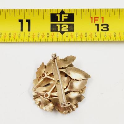 VINTAGE GOLD TONED FLOWER BROOCH / PIN
