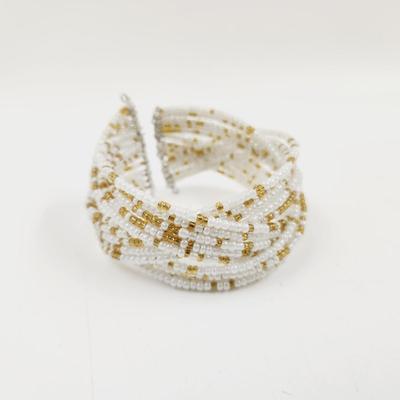 PRETTY BEADED WIRE CREAM & GOLD BRACELET