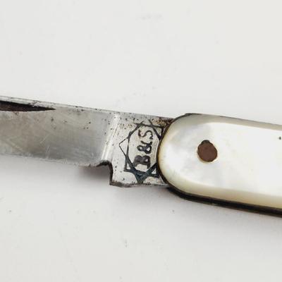 VINTAGE MOTHER OF PEARL KNIFE