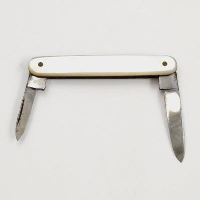 VINTAGE MOTHER OF PEARL KNIFE