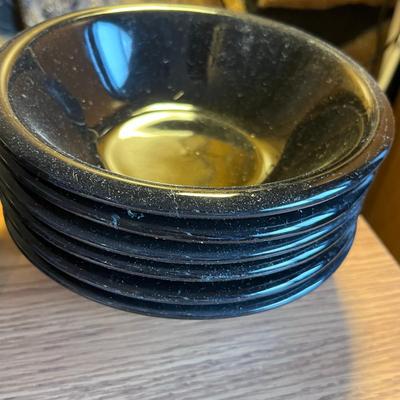 Lot of black dishes