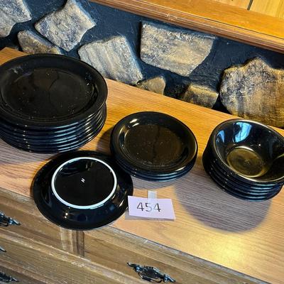 Lot of black dishes