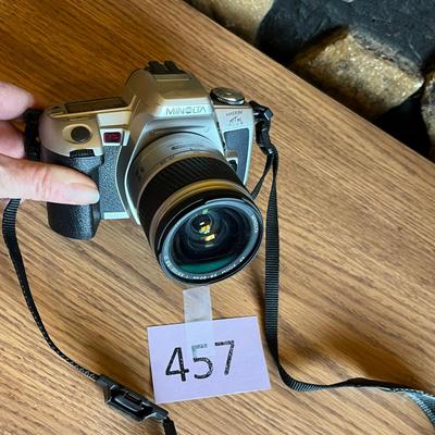 Minolta 35mm camera w/ lense
