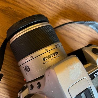 Minolta 35mm camera w/ lense